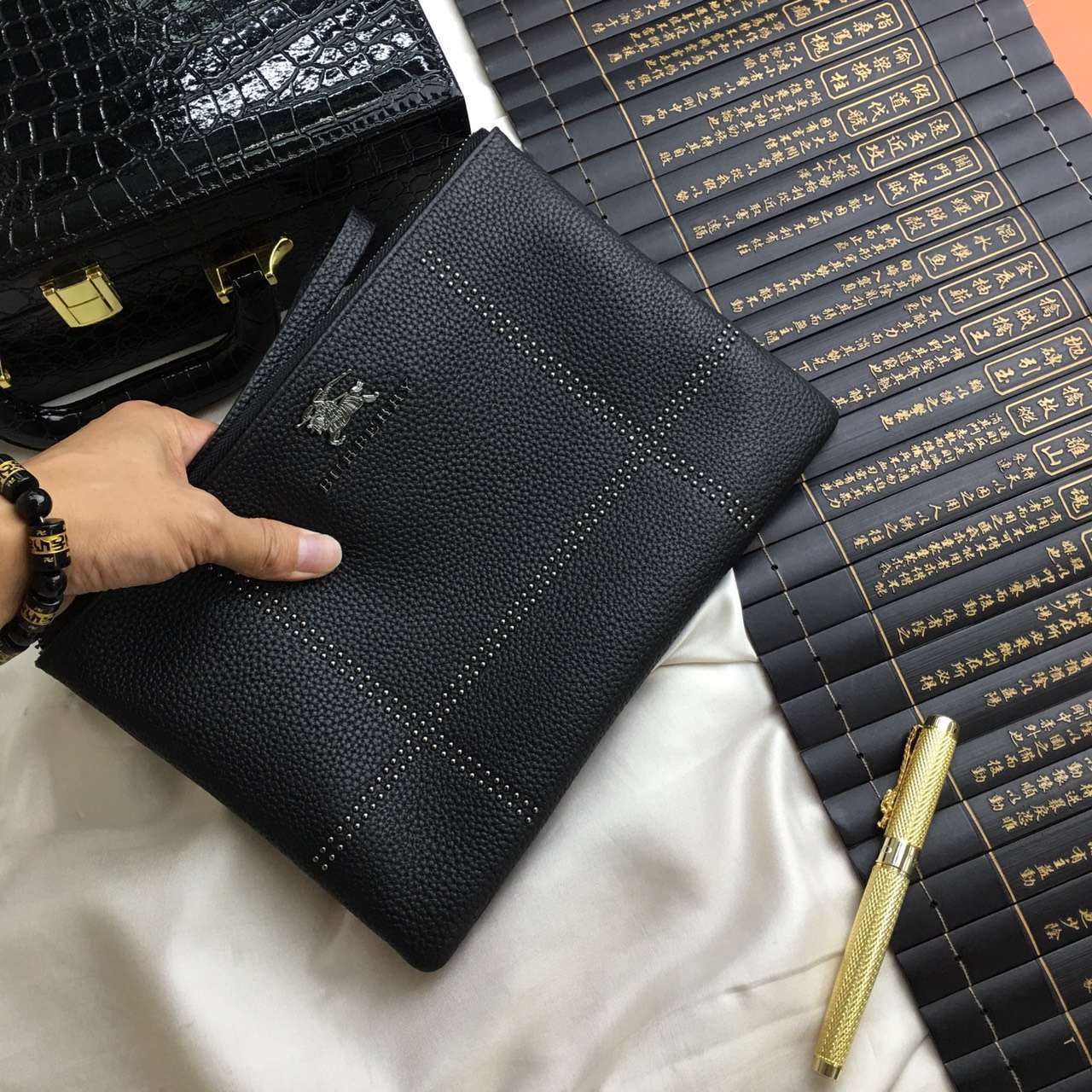 Id Bl L Burberry帥氣爆錶手拿包用小錢擁有